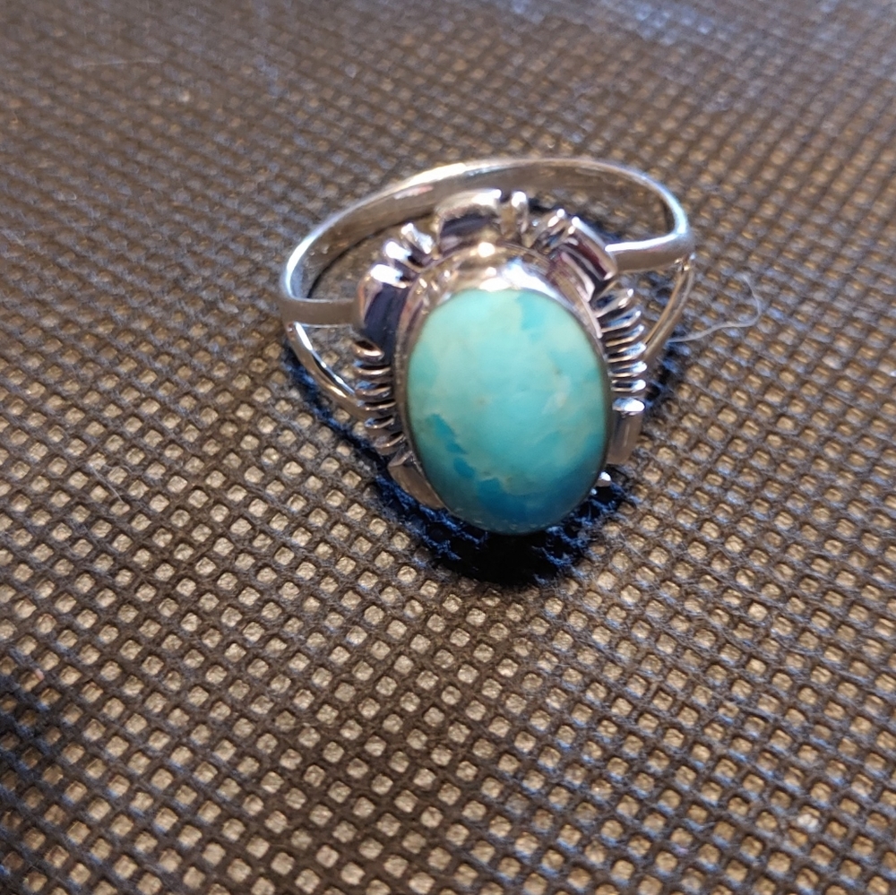 Gorgeous .925 Pure Sterling Natural Turquoise Ring